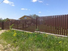 Фото забора из штакетника в Новороссийске