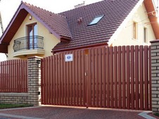 Фото забора из штакетника в Адлере