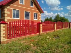 Фото забора из штакетника в Новороссийске