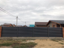 Фото забора из штакетника в Новороссийске